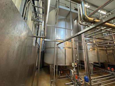 Overview picture of 1991 Kronjysk s/s vertical storage tank 25.000L